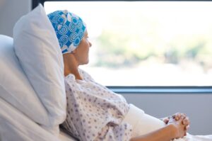 Pacientes con cáncer se declaran en emergencia por bloqueos y falta de medicamentos