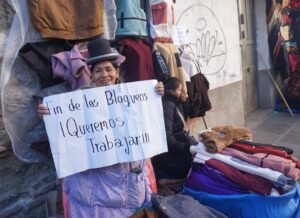 Bolivia cumple 47 días de crisis y los bloqueos ahogan al país