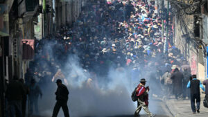 Protestas y bloqueos en Bolivia ya dejan al menos diez fallecidos