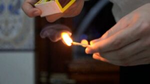 Le prendió fuego a la casa, hombre intentó quemar vivos a su esposa e hijos
