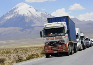 Transporte pesado anuncia posibles protestas tras el estado de excepción