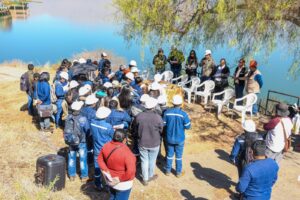 Jóvenes universitarios conocen el Proyecto San Jacinto durante recorrido técnico
